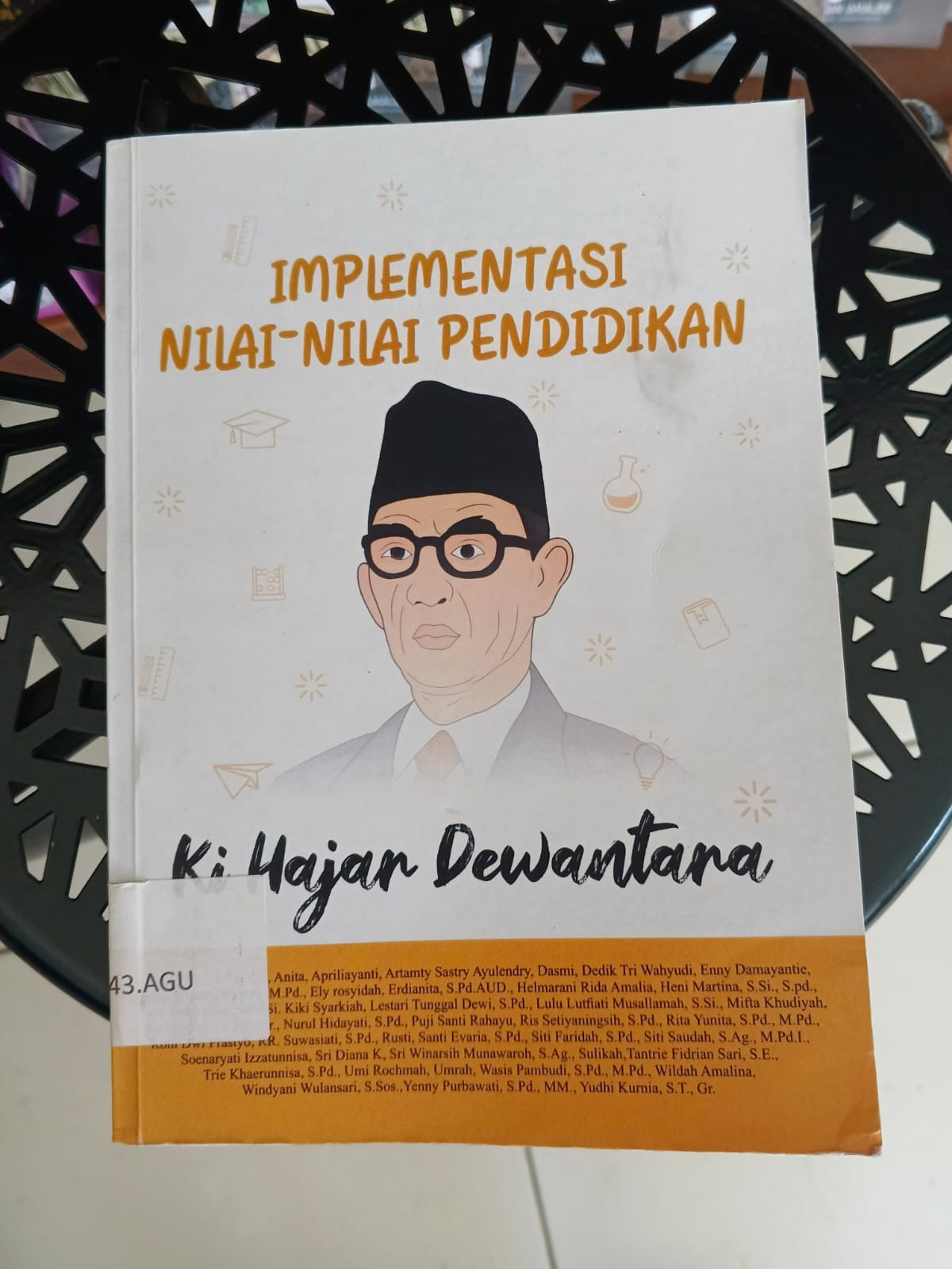 Menghidupkan Kelas, Menginspirasi Sesama: Perjalanan Menulis dan Berbagi Guru