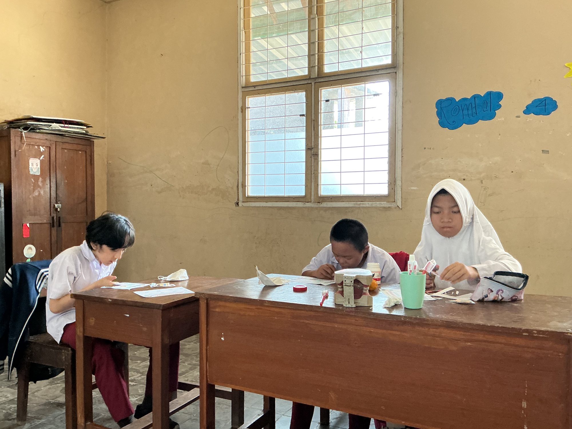 Tiga Murid, Tiga Cerita, dan Perjalanan Belajar Menggosok Gigi